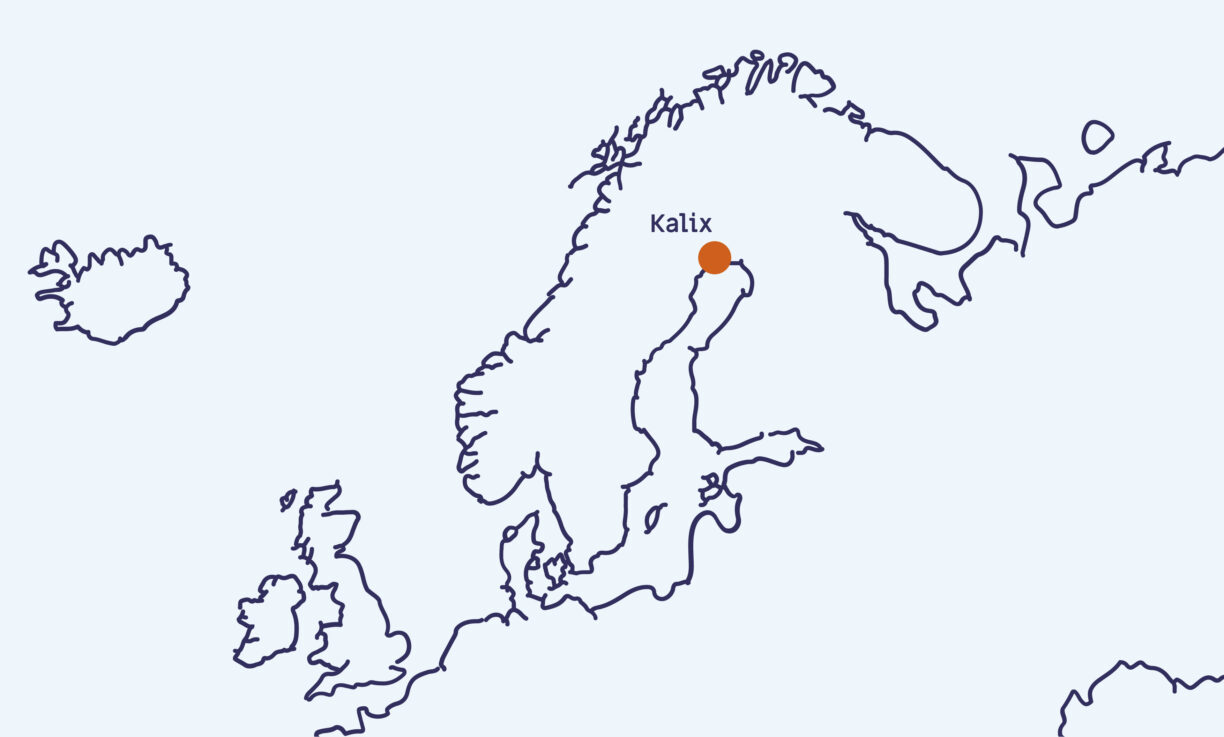 En karta över norra europa utan detaljer men där Kalix är markerad med en röd prick samt texten Kalix